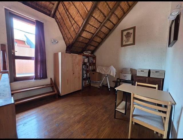 2 BEDROOM APARTMENT FOR SALE IN SUNNINGHILL